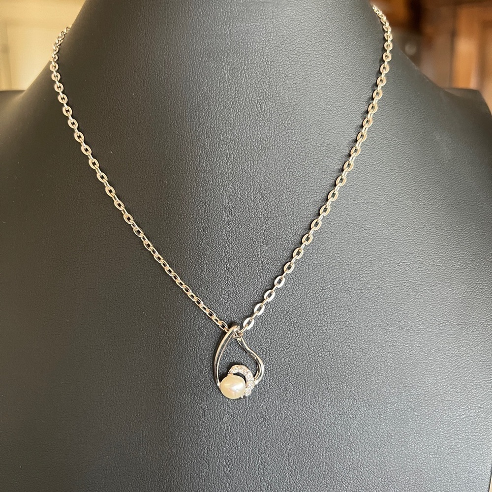 3/$25 Heart with Pearl and Crystal Accent Necklace Silver Tone Chain 22”